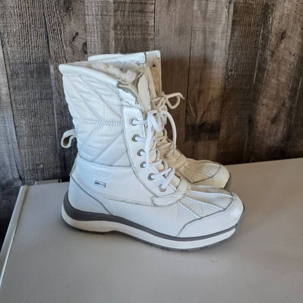 ugg Adirondack winter boots leather fauc fur lined women 7